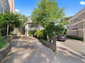 9 Parkwood Ter, Boston MA 02130