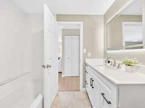 5 Silver Hill Ln 8, Natick MA 01760