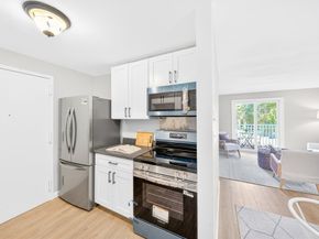 5 Silver Hill Ln 8, Natick MA 01760