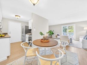 5 Silver Hill Ln 8, Natick MA 01760