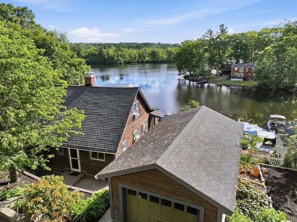 34 Lake Sargent Dr, Leicester MA 01524