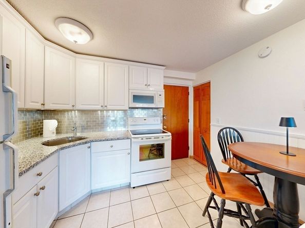 53 Melrose 3B, Melrose MA 02176
