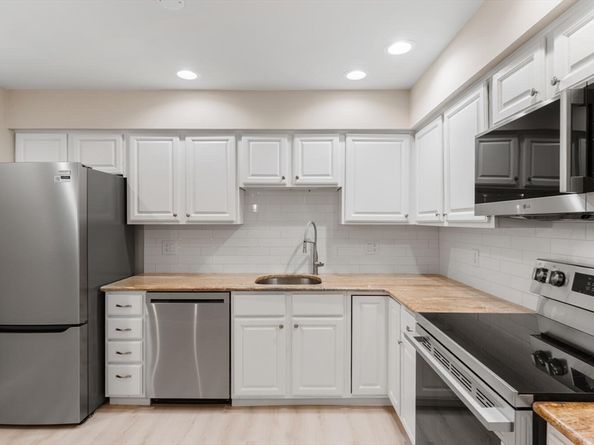 17 Lions Lane 2005, Salem MA 01970
