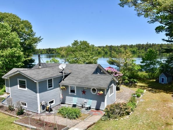 14 Spectacle Pond Ter, Wareham MA 02571