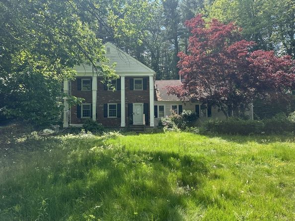 8 Pennock Rd, Chelmsford MA 01824
