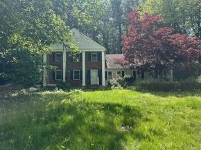 8 Pennock Rd, Chelmsford MA 01824