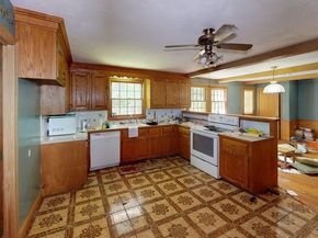 8 Pennock Rd, Chelmsford MA 01824