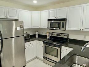 10 Seaport Dr 2209, Quincy MA 02171
