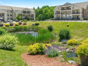 218 Reservoir St 103, Holden MA 01520