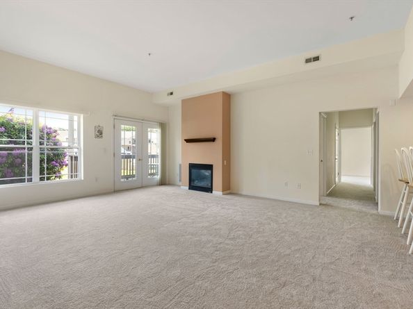 218 Reservoir St 103, Holden MA 01520