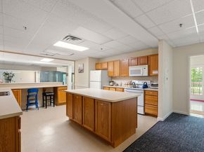 218 Reservoir St 103, Holden MA 01520