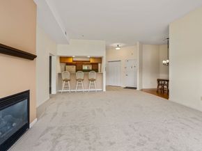 218 Reservoir St 103, Holden MA 01520