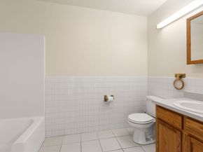 218 Reservoir St 103, Holden MA 01520