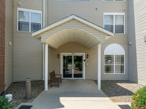 218 Reservoir St 103, Holden MA 01520
