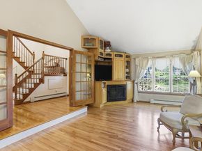 25 Thomas Pl, Leominster MA 01453