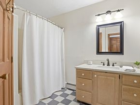 25 Thomas Pl, Leominster MA 01453