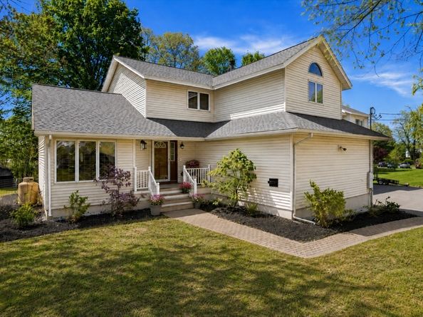 25 Thomas Pl, Leominster MA 01453
