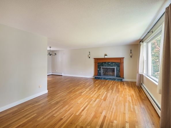 7 Banbury Dr., Westford MA 01886
