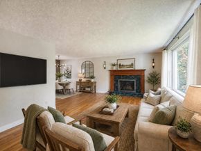 7 Banbury Dr., Westford MA 01886