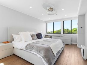 250 Hammond Pond Pkwy 716S, Newton MA 02467
