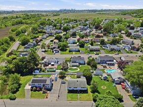 53 Gates Rd, Saugus MA 01906