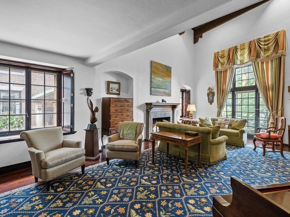 1 West Hill Place, Boston MA 02114