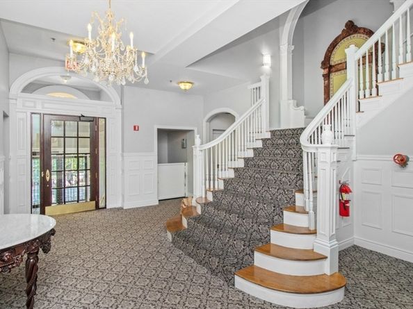 10 Charlesgate E 302, Boston MA 02215