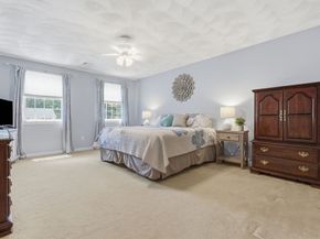 27 Boulder Dr, Burlington MA 01803