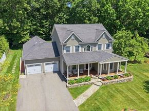 27 Boulder Dr, Burlington MA 01803
