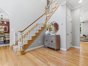 27 Boulder Dr, Burlington MA 01803