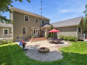27 Boulder Dr, Burlington MA 01803