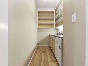 27 Boulder Dr, Burlington MA 01803