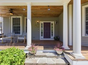 27 Boulder Dr, Burlington MA 01803