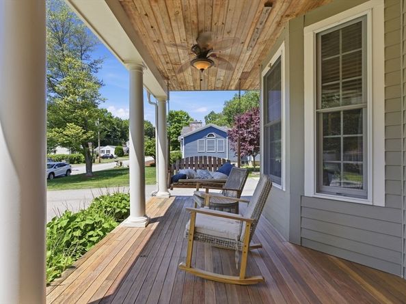 27 Boulder Dr, Burlington MA 01803