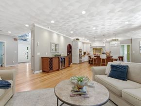 27 Boulder Dr, Burlington MA 01803