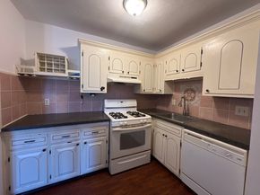685 Oak St 512, Brockton MA 02301