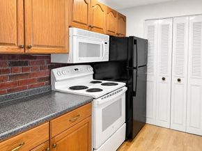 25 Greentree Lane 43, Weymouth MA 02190
