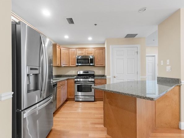106 Washington St 23, Quincy MA 02169