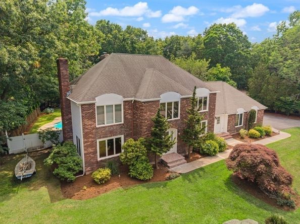 48 Castle Dr, Sharon MA 02067