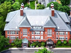 51 Pettee St 49, Newton MA 02464