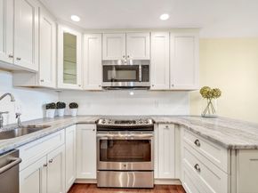 51 Pettee St 49, Newton MA 02464