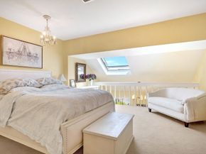 51 Pettee St 49, Newton MA 02464