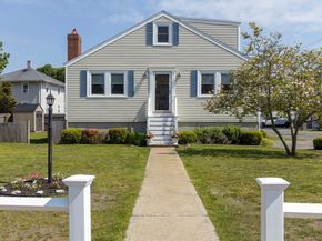 84 Newport Rd, Hull MA 02045