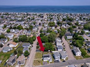 84 Newport Rd, Hull MA 02045