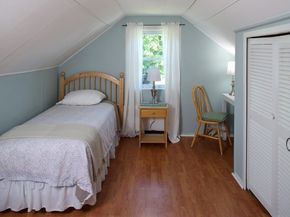 84 Newport Rd, Hull MA 02045