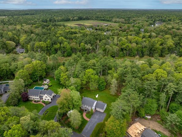 8 Riverbend Ln, Mattapoisett MA 02739