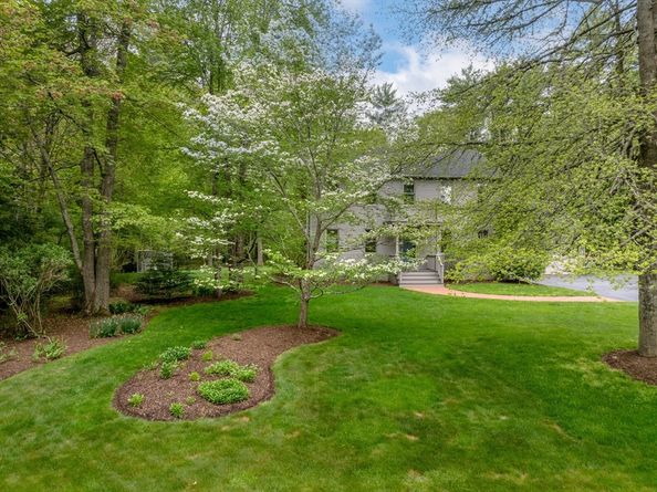 8 Riverbend Ln, Mattapoisett MA 02739