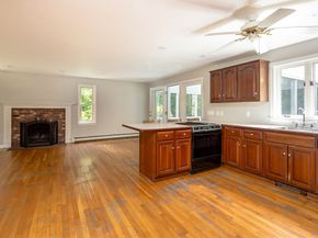 8 Riverbend Ln, Mattapoisett MA 02739