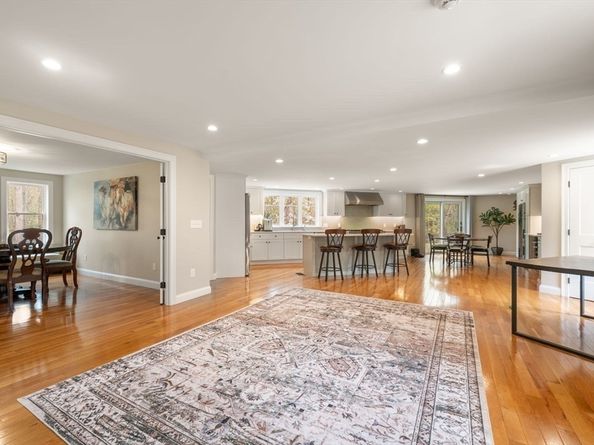 42 North St, Norfolk MA 02056