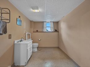 101 Long Hill Dr, Leominster MA 01453